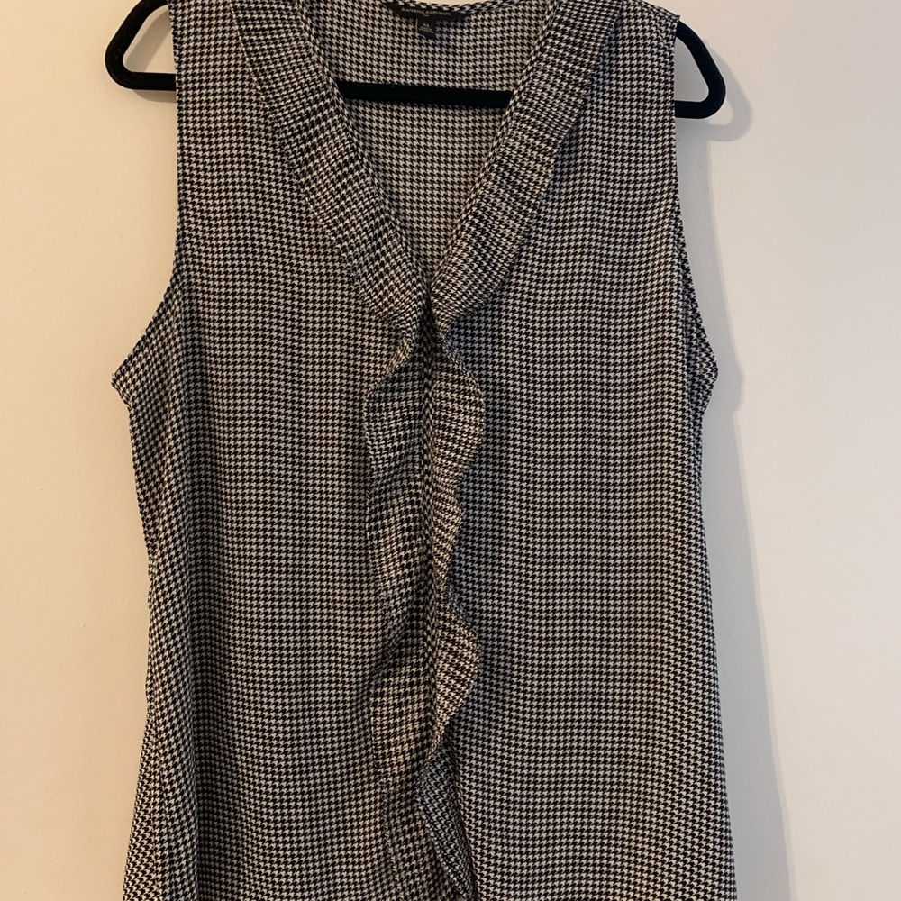 Black and White Houndstooth Sleeveless Top